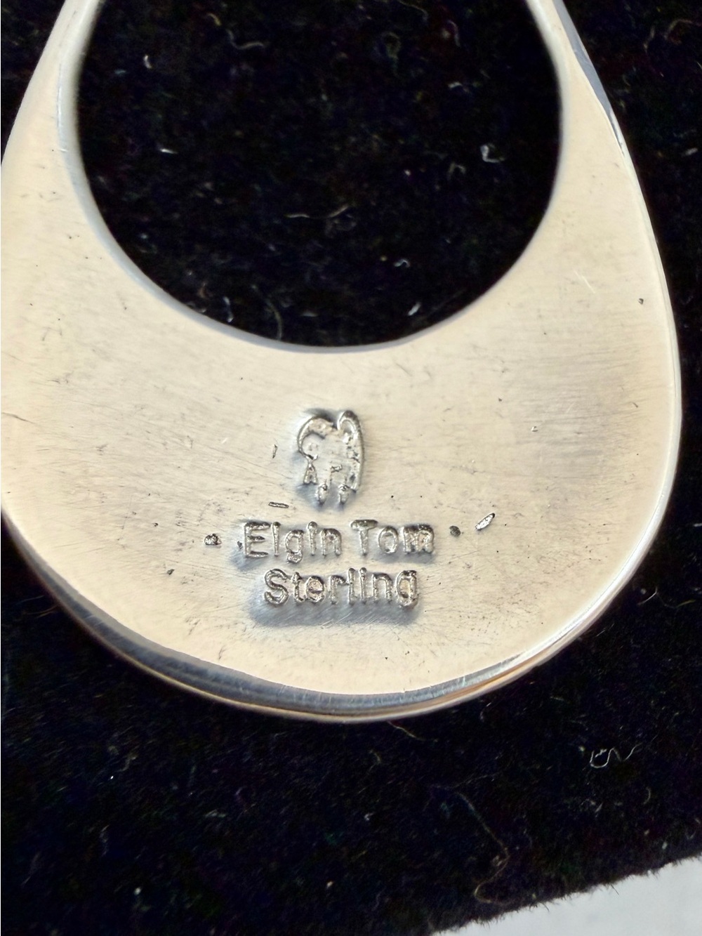 ELGIN TOM Navajo Sterling Silver Etched Carved Geometric Teardrop Stud Earrings - Picture 7 of 13